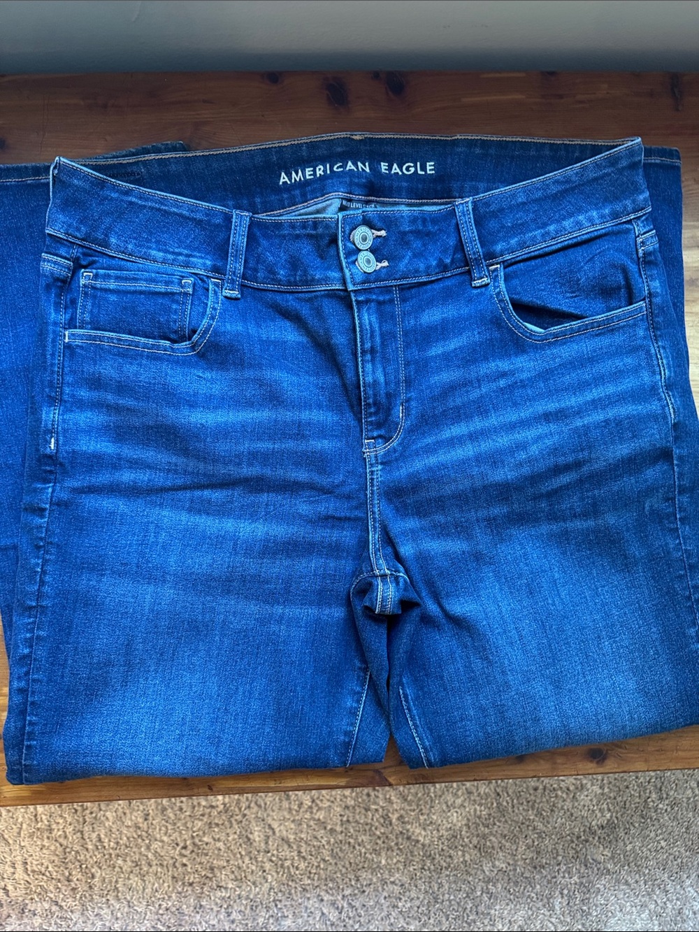 American Eagle Outfitters Women's Artist Crop